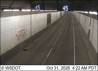 Latest image of SR 99 at MP 31.8: SB Tunnel, North end