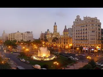 Latest image of 🍊 WEBCAM EN #DIRECTO #fallas2026 #LIVE 24h DESDE #VALENCIA #plaza Ayuntamiento V